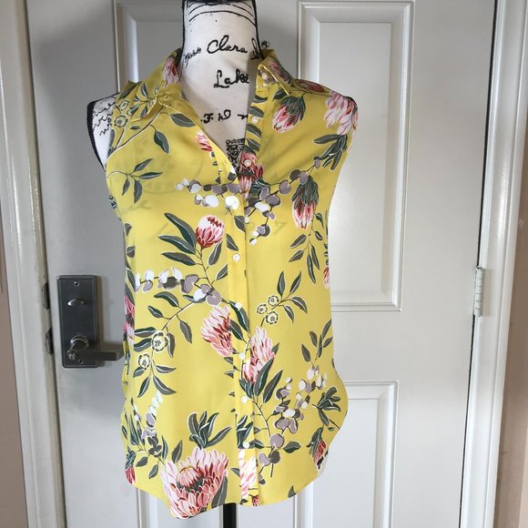 LOFT Tops - NWT LOFT Sleeveless Floral Button Front Blouse